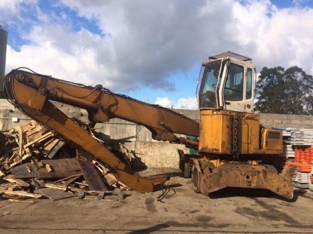 Pelle sur pneus Liebherr A902 — occasion 1997