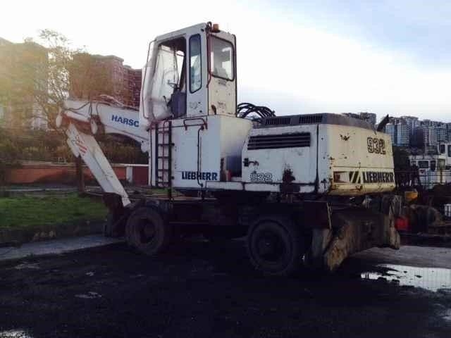 Liebherr A932 Litronic