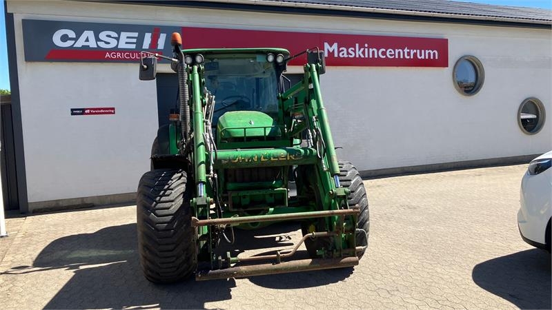 John Deere 5720 med frontlæsser.