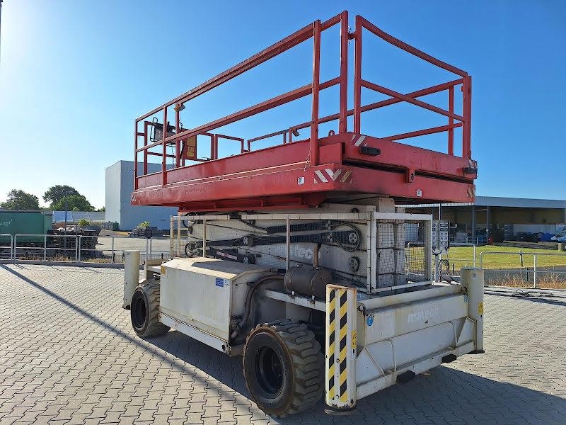 Nacelle à ciseaux Holland B-165DL25 4WD/P/N — occasion 2015
