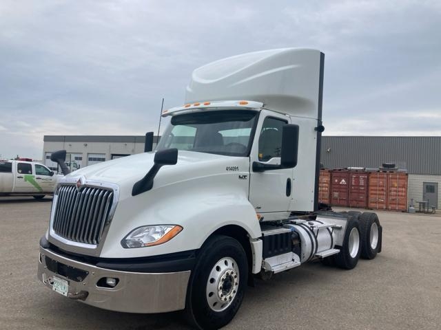International LT DAYCAB