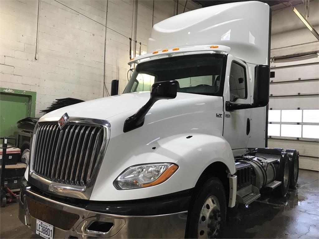 International LT DAYCAB