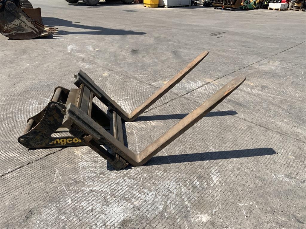 Engcon Pallet Forks