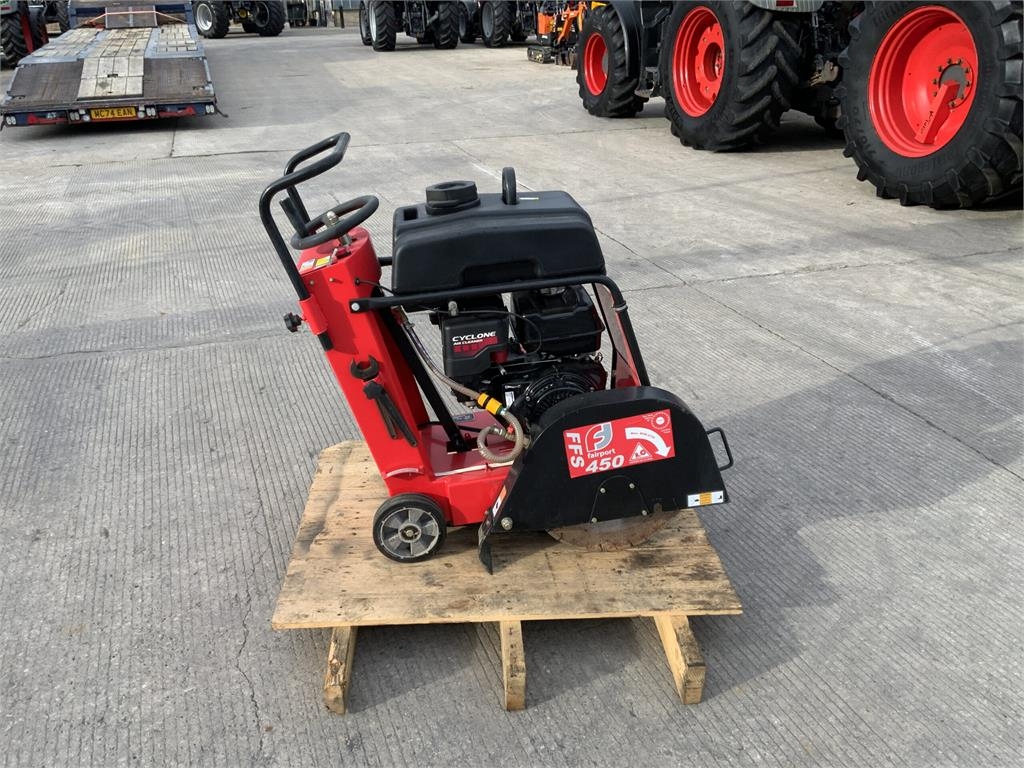 Fairport FFS 450 Road Saw Cutter