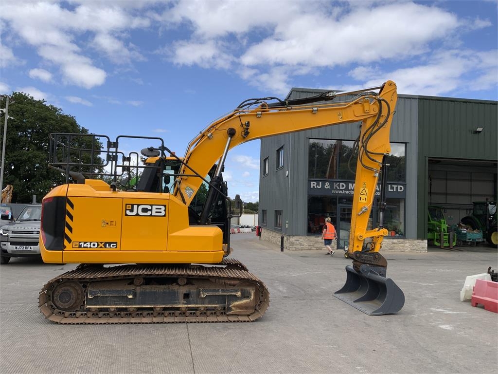 JCB 140X LC Digger (ST26378)