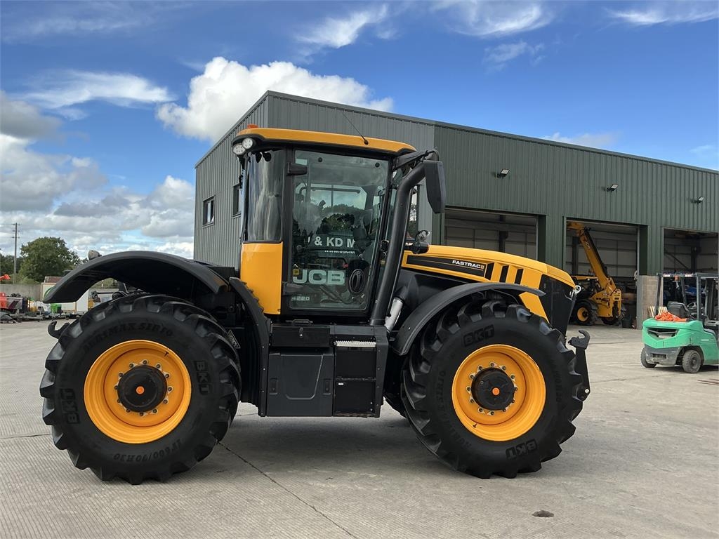 JCB 4220 Fastrac Tractor (ST26781)