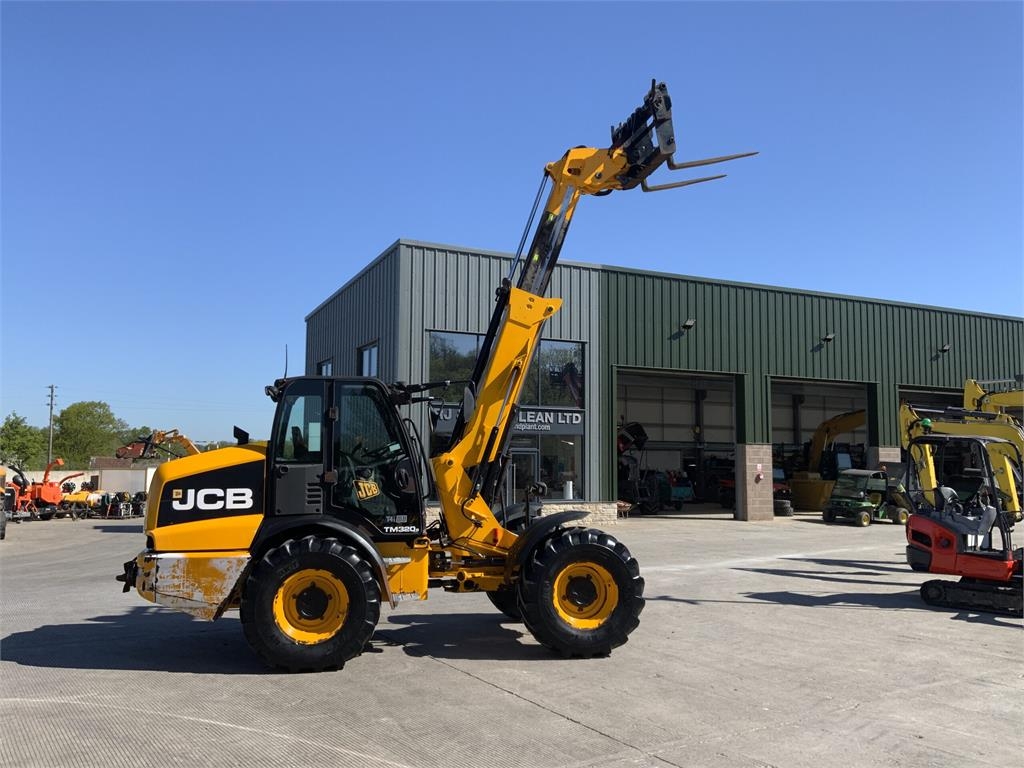 JCB TM320S Agri Pivot Steer Telehandler (ST26266)