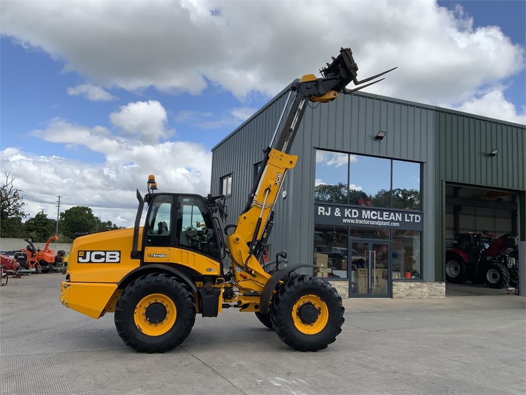 JCB TM420 Pivot Steer Telehandler (ST26845)