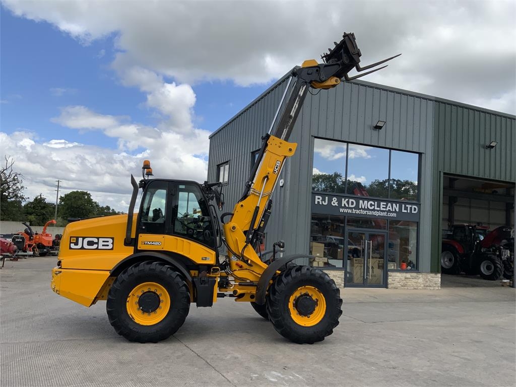 JCB TM420 Pivot Steer Telehandler (ST26845)