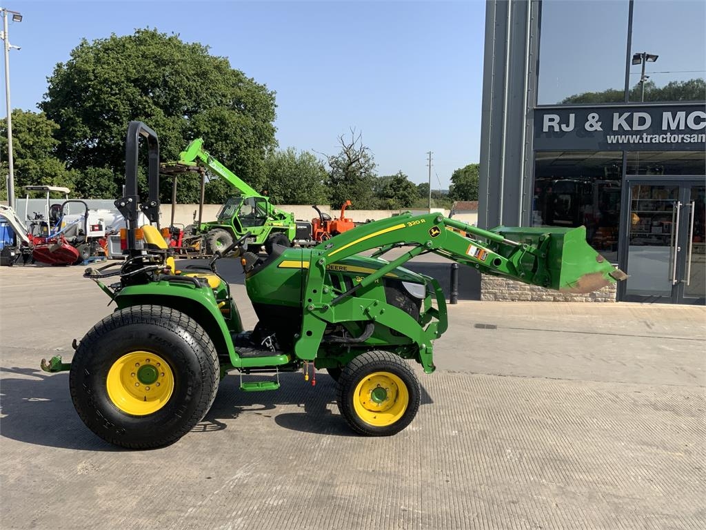 John Deere 3045R Compact Tractor (ST27066)