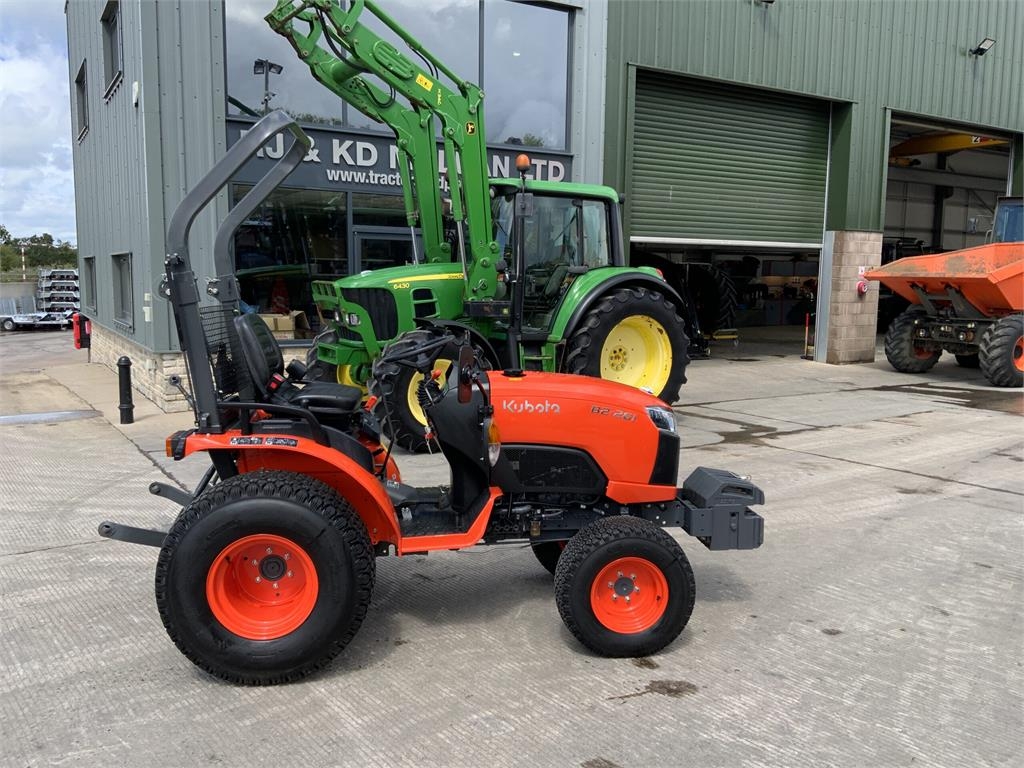 Kubota B2-261 Compact Tractor (ST26808)