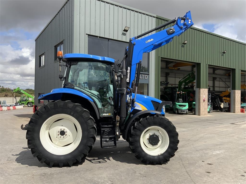 New Holland T6020 Tractor (ST27364)