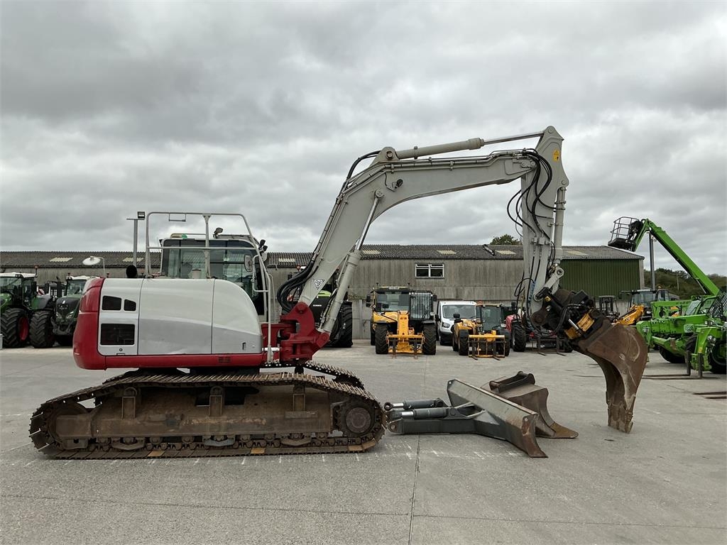Takeuchi TB2150 C/W Engcon Tiltrotor Digger (ST27032)