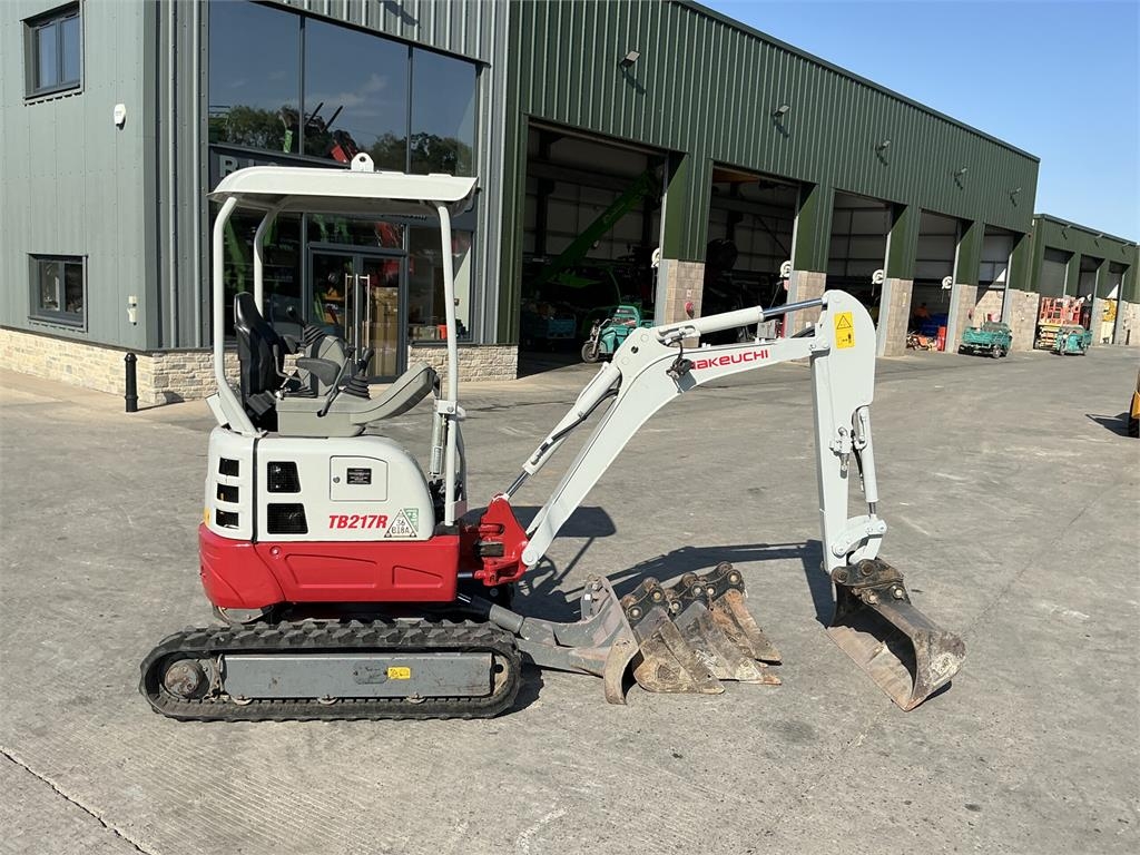 Takeuchi TB217R Digger