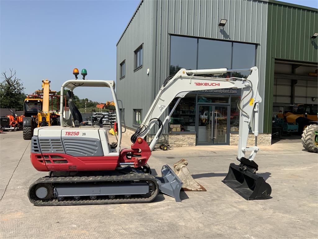 Takeuchi TB250 Digger (ST24283)