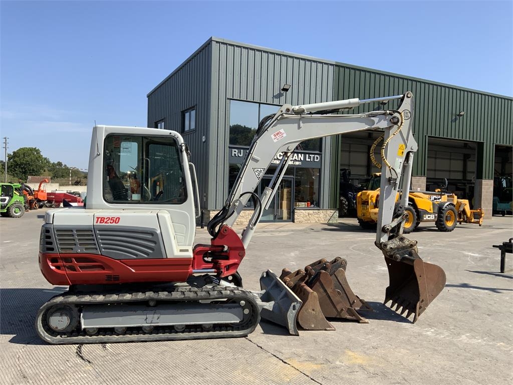 Takeuchi TB250 Digger (ST27449)