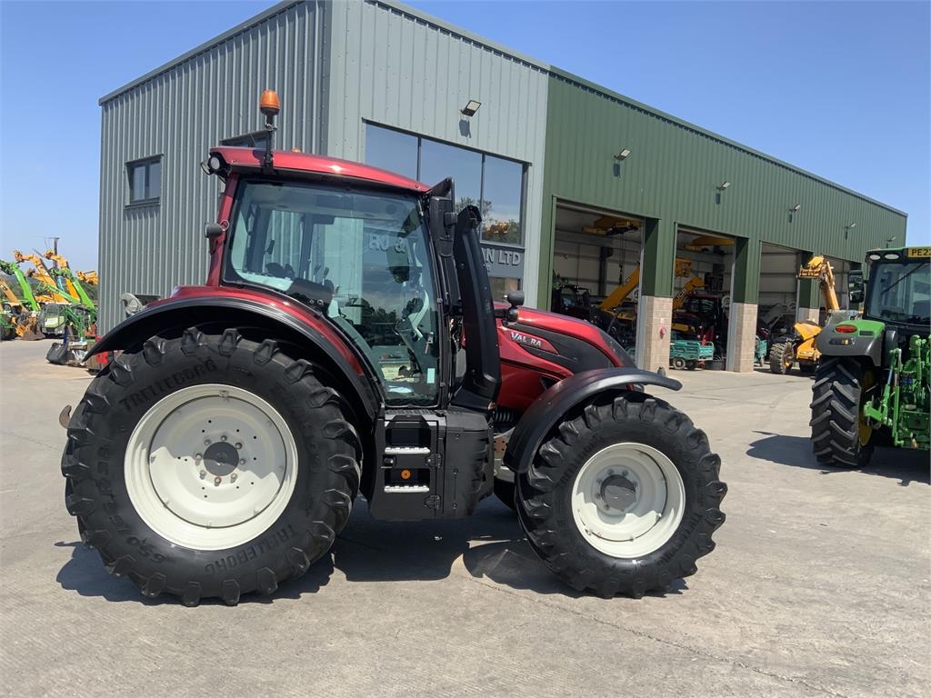 Valtra N154 Active Tractor (ST27062)