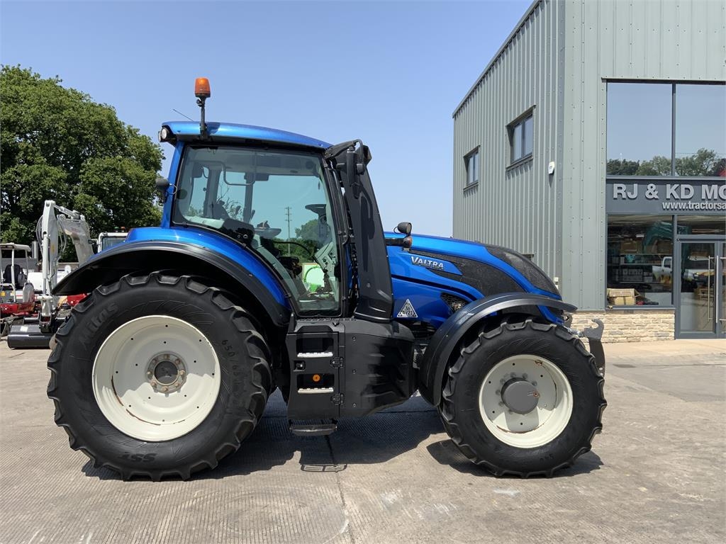 Valtra T154 Hi Tech Tractor (ST26619)