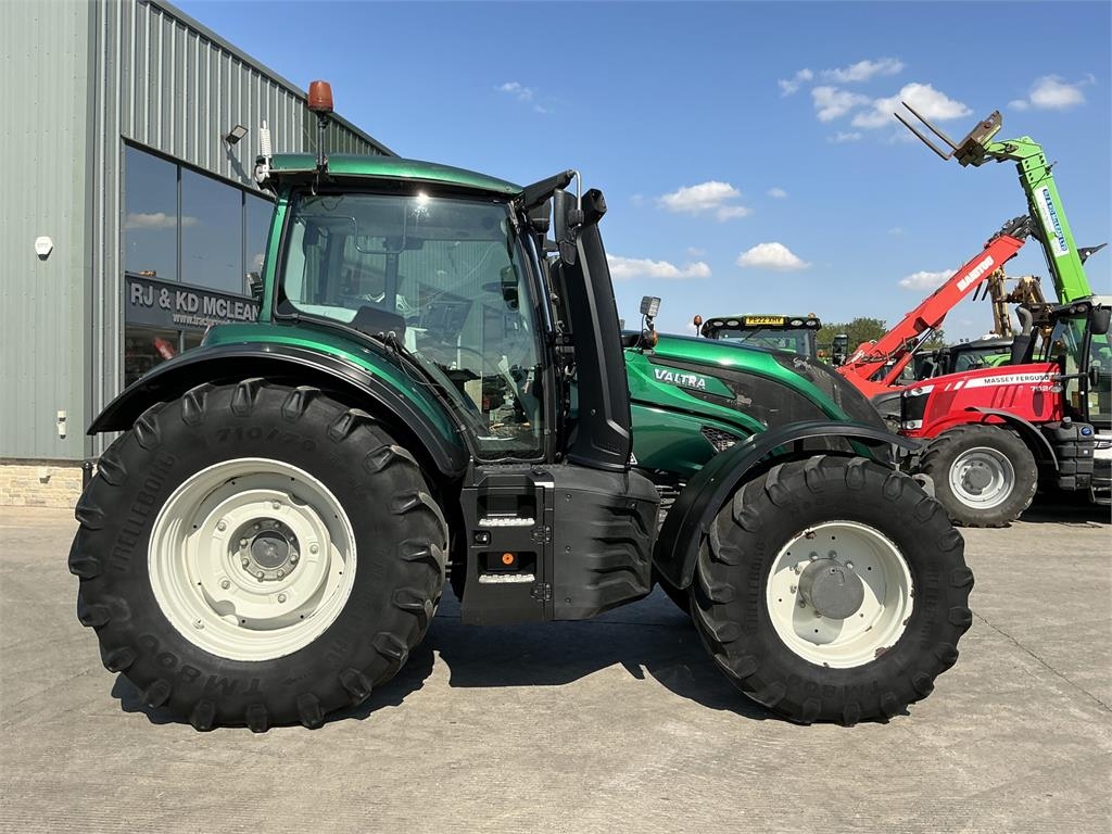 Valtra T254 Versu Tractor (ST26250)