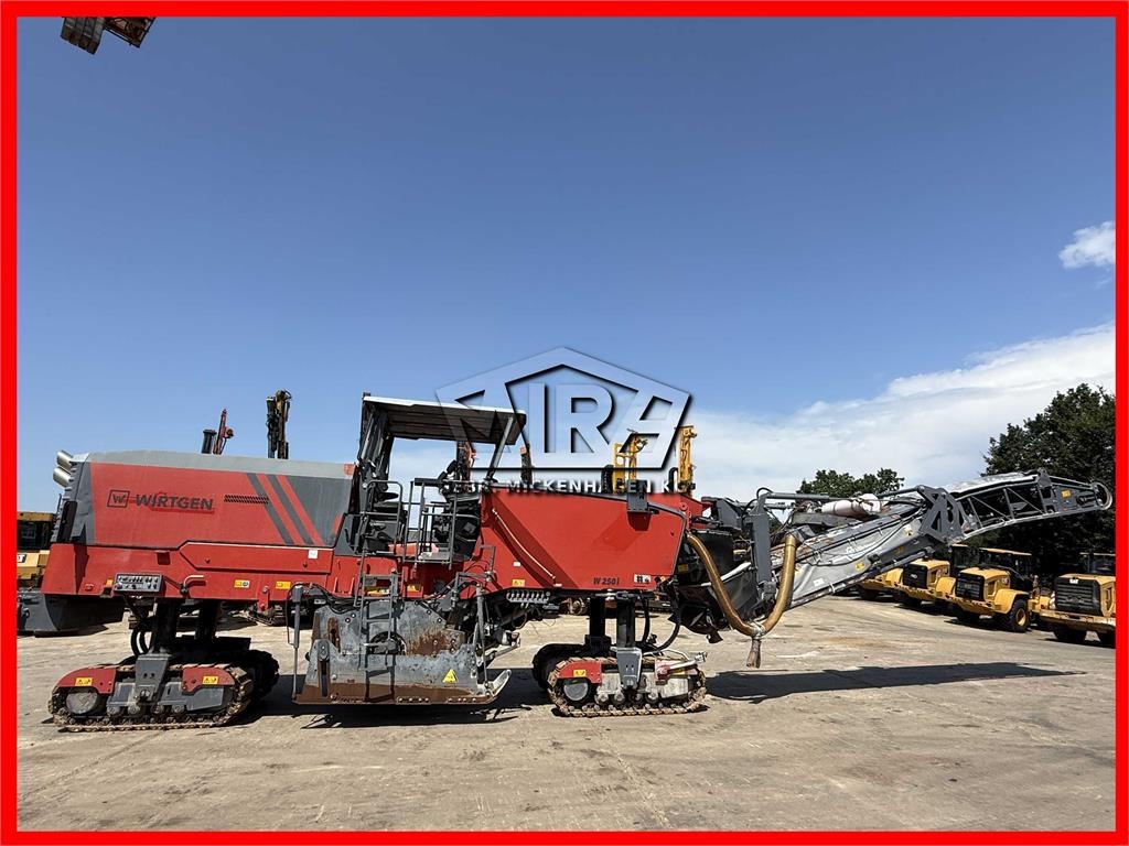 Raboteuse à froid Wirtgen W 250i - ( W200 , W210 ) Downgrade possible — occasion 2015, 8 371 h