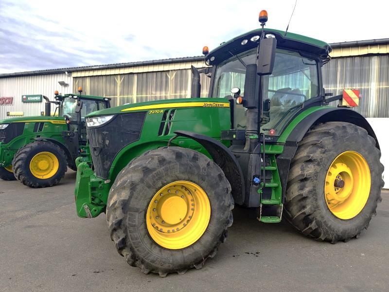 John Deere 7270R