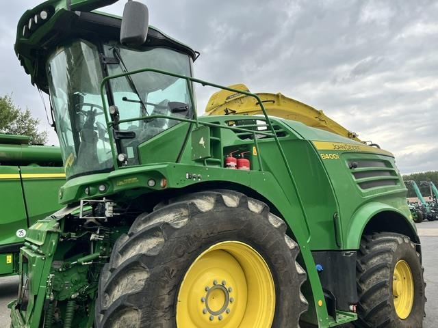 John Deere 8400i