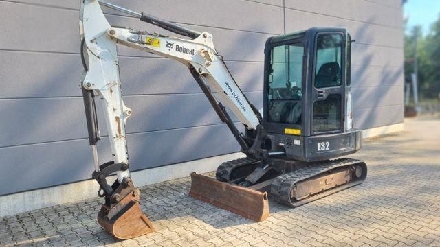 Mini-pelle Bobcat E32 - Service neu - 2 x Ketten neu — occasion 2011, 6 700 h