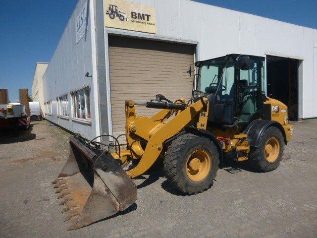 Chargeuse sur pneus Caterpillar 908 M — occasion 2020, 2 200 h