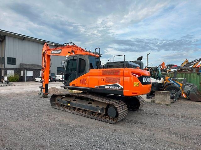 Pelle sur chenilles Doosan DX 225 LC 7 — occasion 2022, 3 050 h