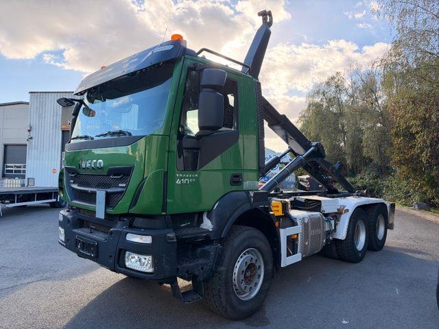 Camion ampliroll Iveco Trakker 260T410 6x4 RETARDER Blatt Schalt. Klima — occasion 2016