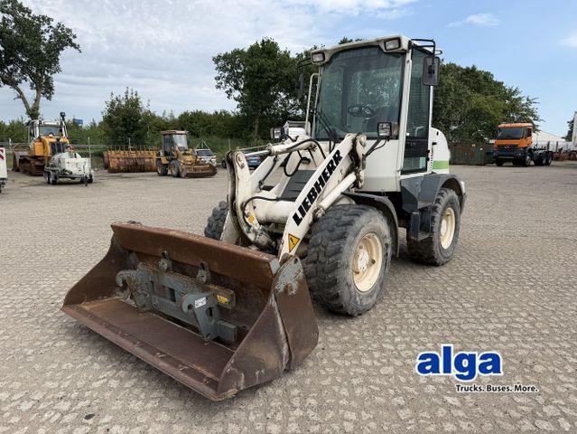 Chargeuse sur pneus Liebherr L 506, Klappschaufel,Palettengabel, Hydr. S.W.S. — occasion 2012, 5 515 h