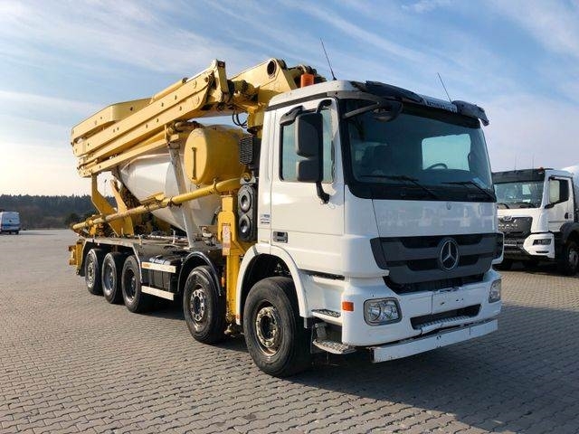 Mercedes-Benz 4148 SERMAC 33m 10 m3 MIXER