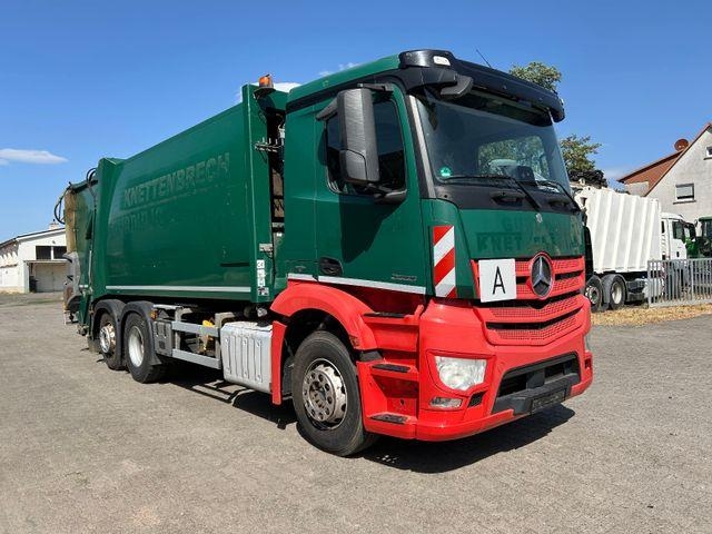 Mercedes-Benz Actros 2533 / Faun VarioPress 524 + Schüttung