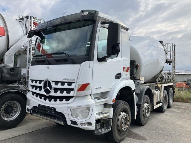 Camion malaxeur Mercedes-Benz Arocs 3240 B 8x4 Betonmischer Deutsch Top AP Ach — occasion 2016