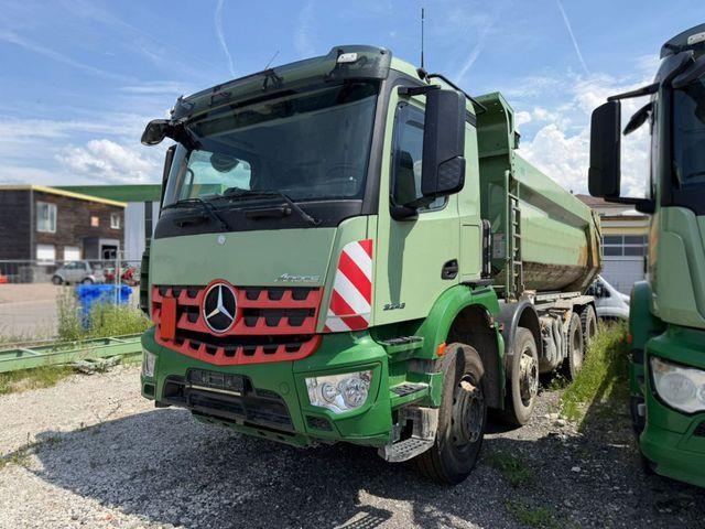 Mercedes-Benz Arocs 3243 8x4 4 Achs Muldenkipper 18 m³, deutsc