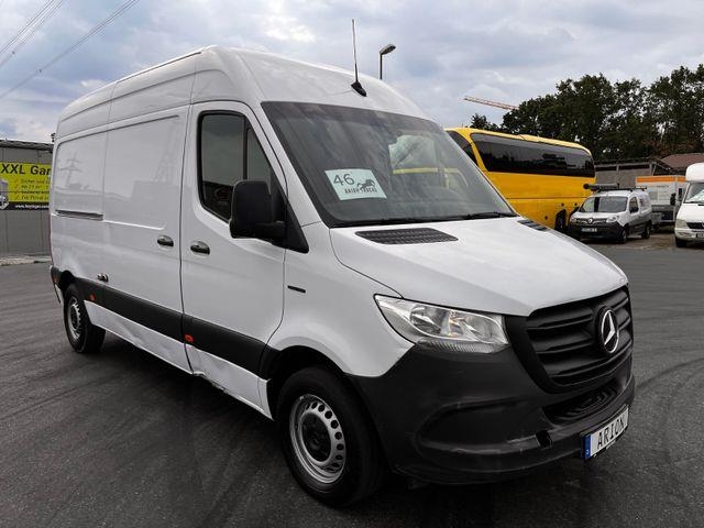 Fourgon utilitaire Mercedes-Benz e Sprinter L2H2 Kastenwagen/47KW/AC/Kamera — occasion 2022