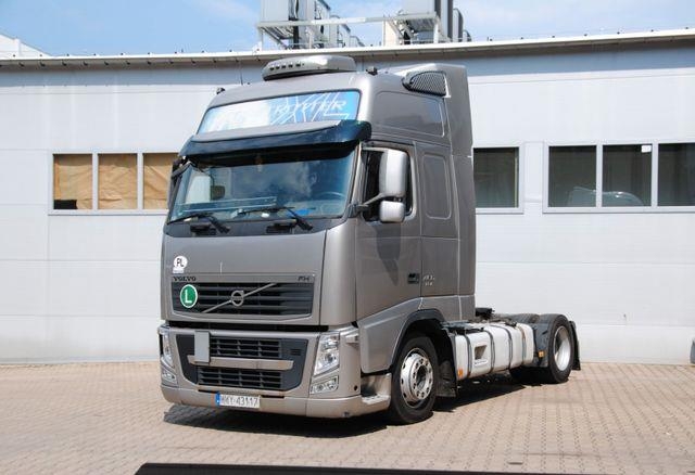 Volvo FH 460 Globetrotter, low deck mega