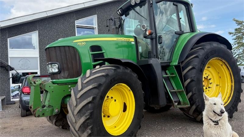 John Deere 7530 PREMIUM AUTOQUARD, FRONTLIFT