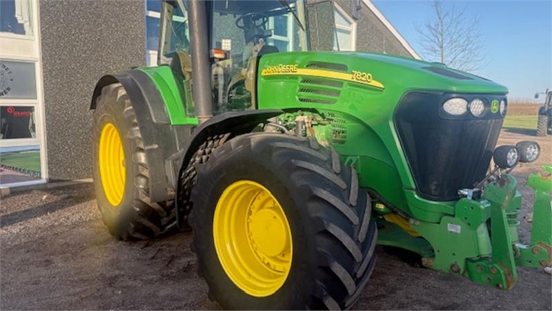 John Deere 7820 Auto Power FRONTLIFT