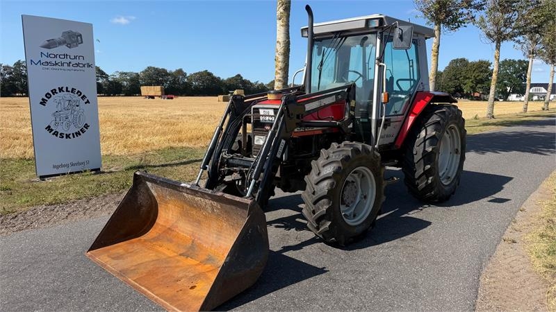 Massey Ferguson 3065 Fin brugt frontlæssertraktor, godt timetal ku