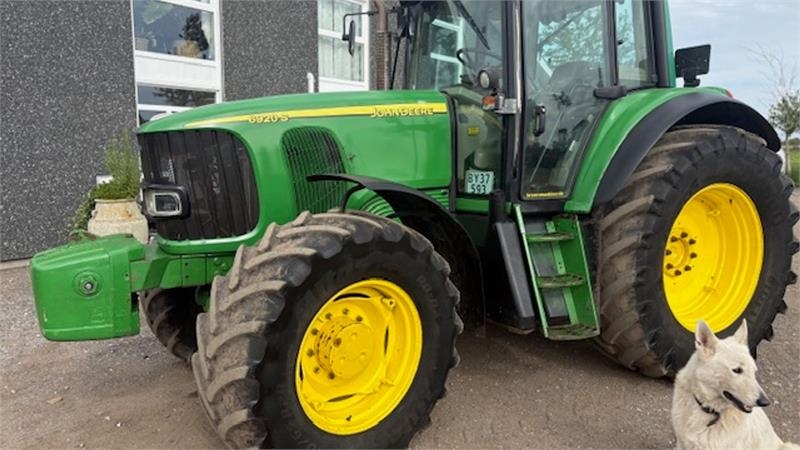 - - - Traktor udlejes kun 150 kr/time min 6 timer