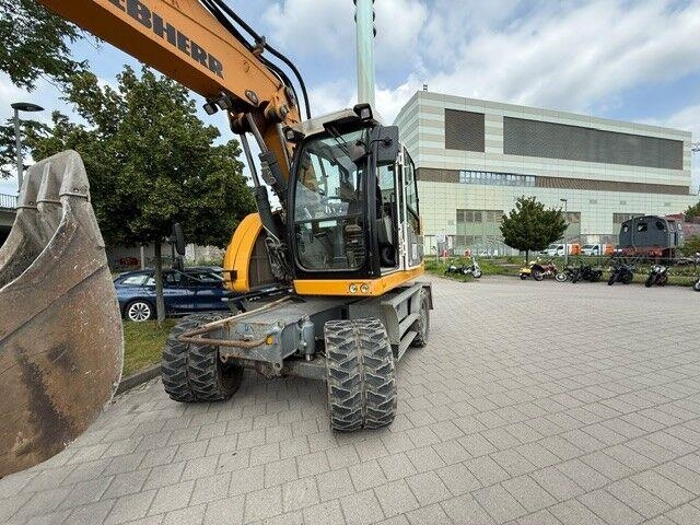 Pelle sur pneus Liebherr A 918 Compact — occasion 2015