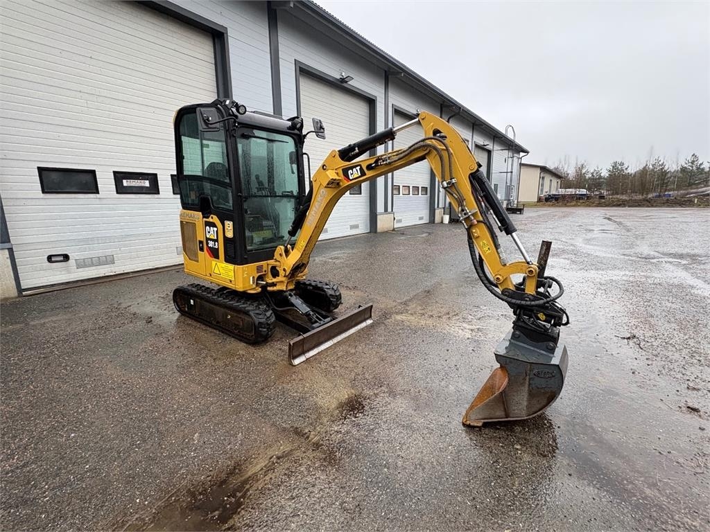 CAT 301.8