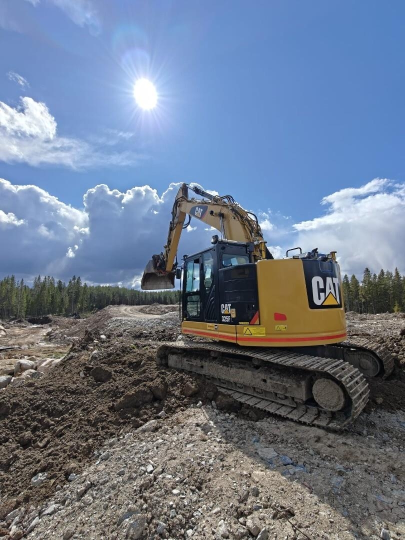 CAT 325 F