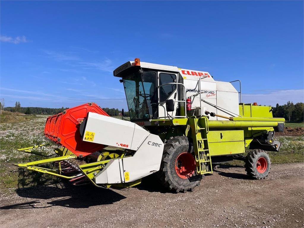Moissonneuse-batteuse CLAAS Dominator 140 — occasion 2010, 950 h