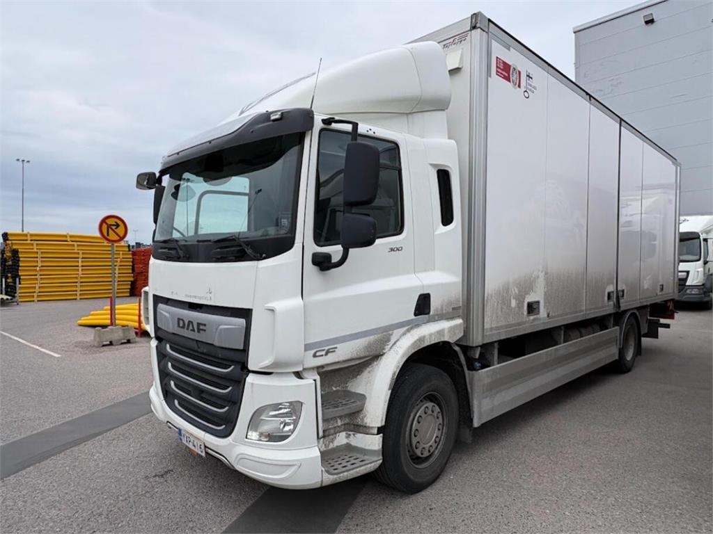 DAF CF 300 FA, 4x2 jakeluauto, Kokosivunaukeva kori