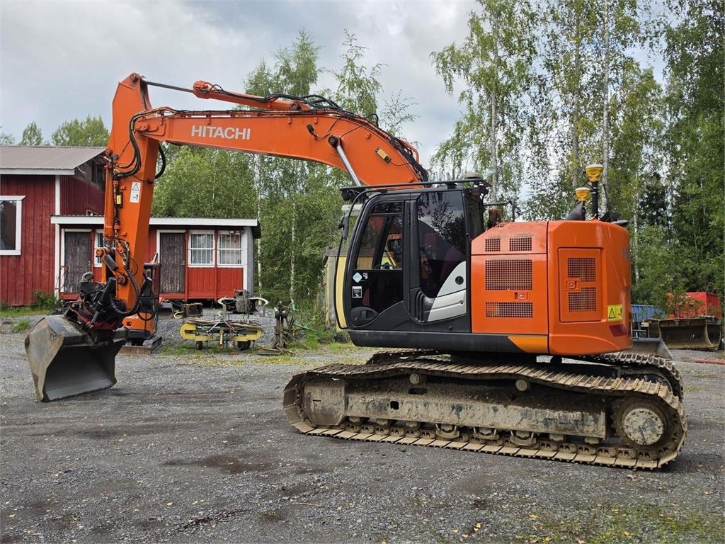 Pelle sur chenilles Hitachi ZX225USLC-5B, Trimble 3D, Rototilt, Lämmitin — occasion 2014, 13 159 h
