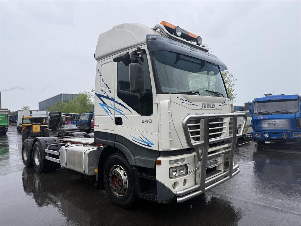 Iveco 260s56 6x4 veturi