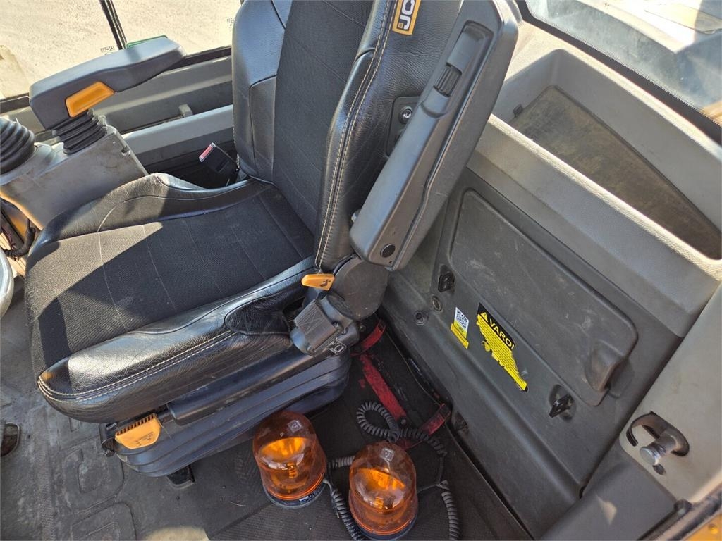 JCB 427 HT T4 kuva 17