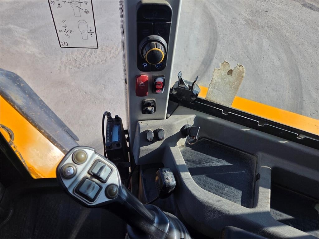 JCB 427 HT T4 kuva 18